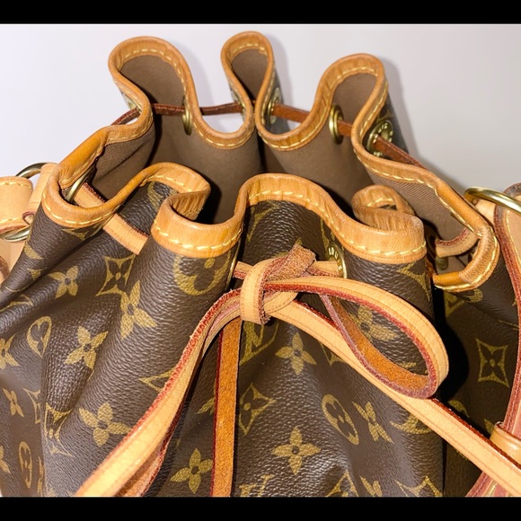 ❌❌SOLD❌❌ Louis Vuitton monogrammed Noe Bucket tote - Picture 2 of 10